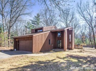 9161 W Colby Rd, Greenville, MI 48838