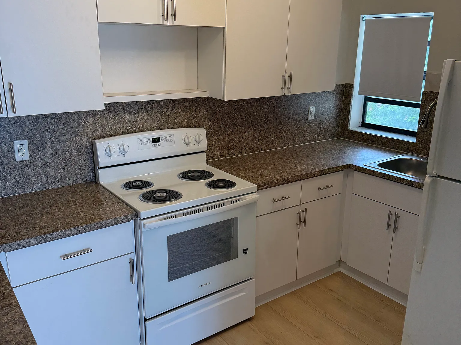 2 bed, 1012 sqft, $2,000 — Photo 3