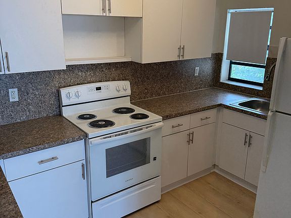 3rd image of 1880 SW 4th St #3