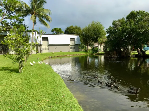 2517 S 17th Street #101, Fort Pierce, FL 34982