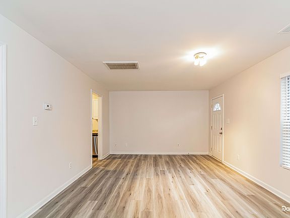 4th image of 2855 Filbert St