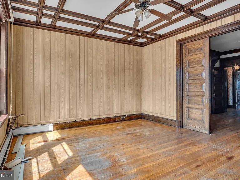727 E Market St — Photo 10