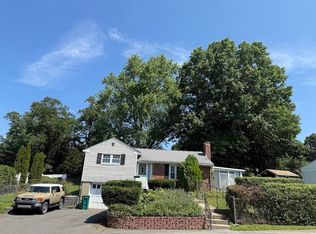 51 Westview Dr, Norwood, MA 02062