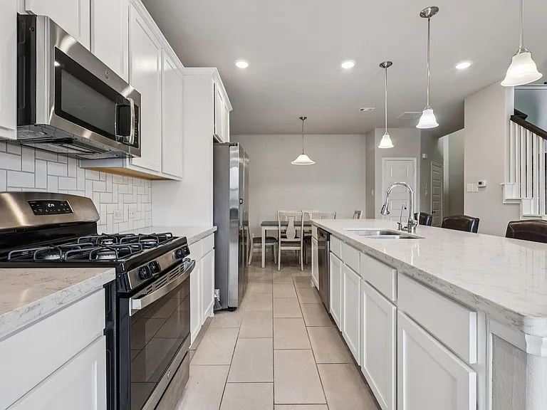 7333 Hinsdale Dr — Photo 12