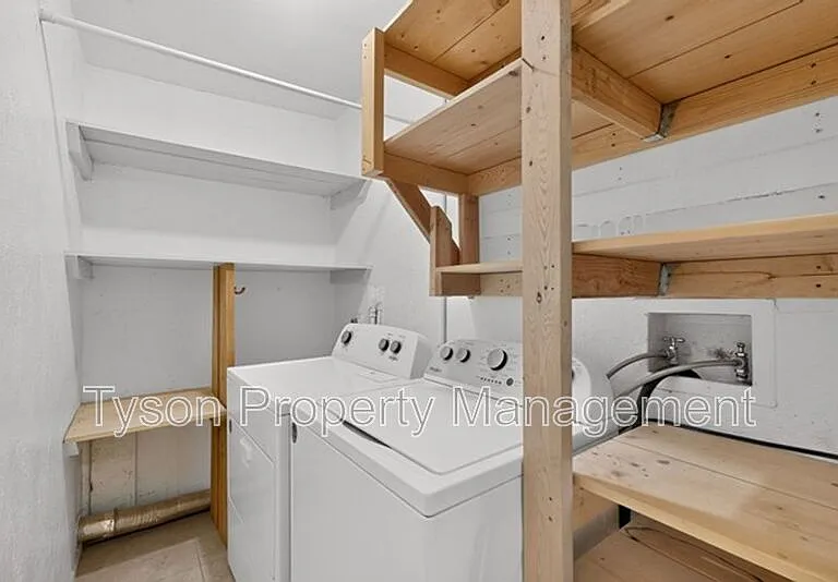 310 Truman St NE — Photo 26