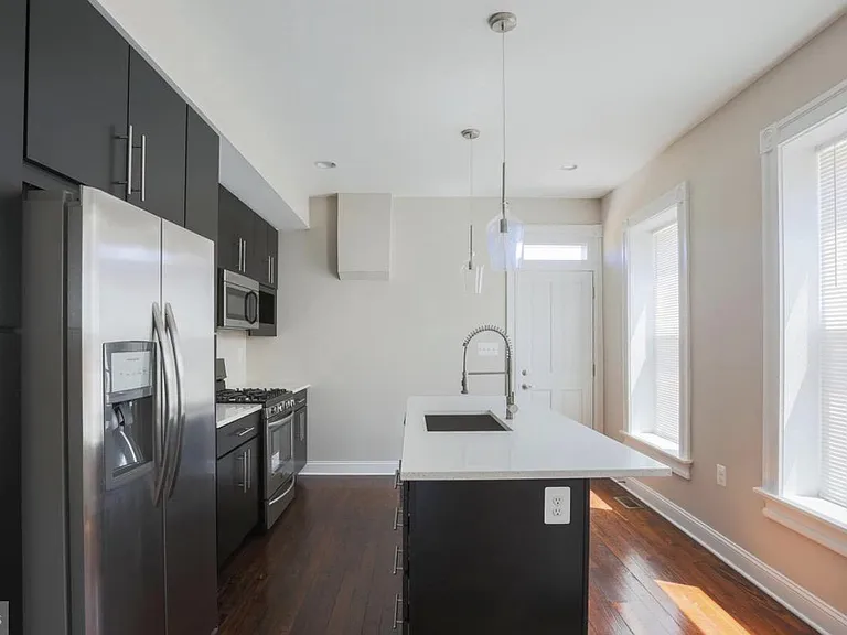 901 N Montford Ave — Photo 9