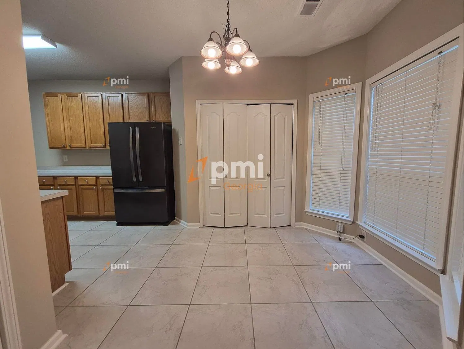 3 bed, 2.5 bath, 1552 sqft, $1,795 — Photo 3