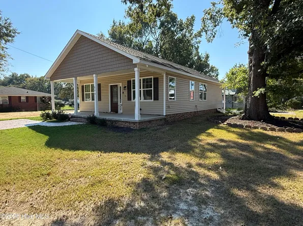 511 W Noble Street, Selma, NC 27576