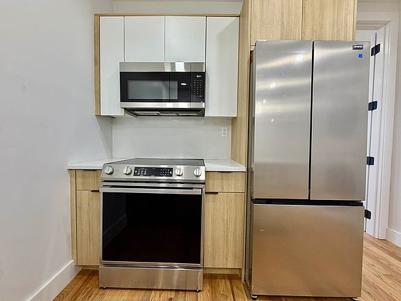 4th image of 176 Utica Ave #2S