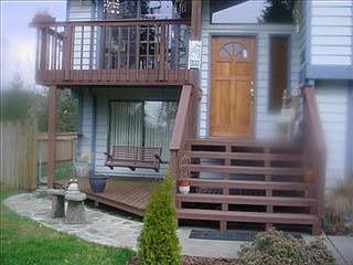 1st image of 4929 Harbor View Dr NE