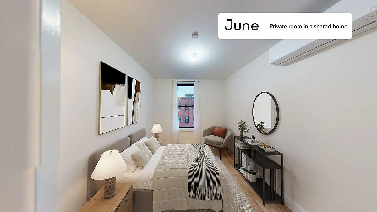 Full bedroom in 3 bed/2 bath home in Crown Heights #1833 C — Photo 1