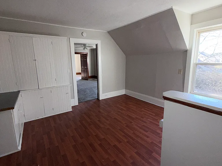 1344 S Green Rd — Photo 5