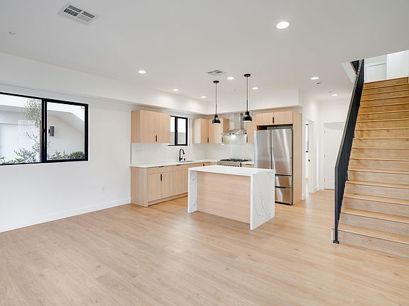 5th image of 5720 Denker Ave