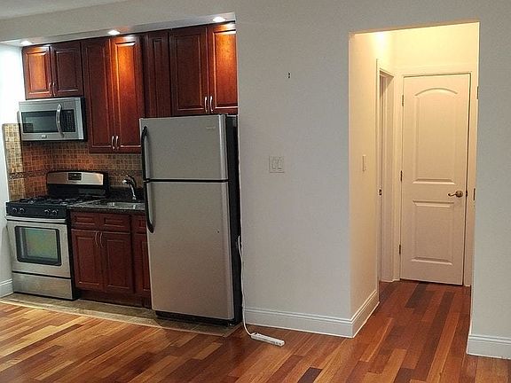 3rd image of 171 Eastern Pkwy APT B10