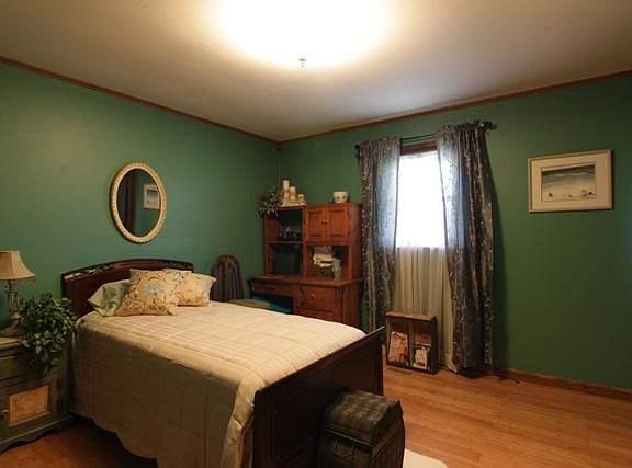 4th image of 100 Barger Ln