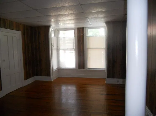 168 6th Ave, Troy, NY 12180