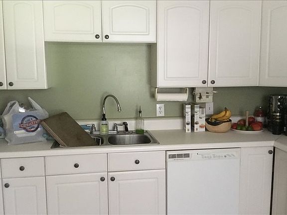 5th image of 1353 SE Loquat Way