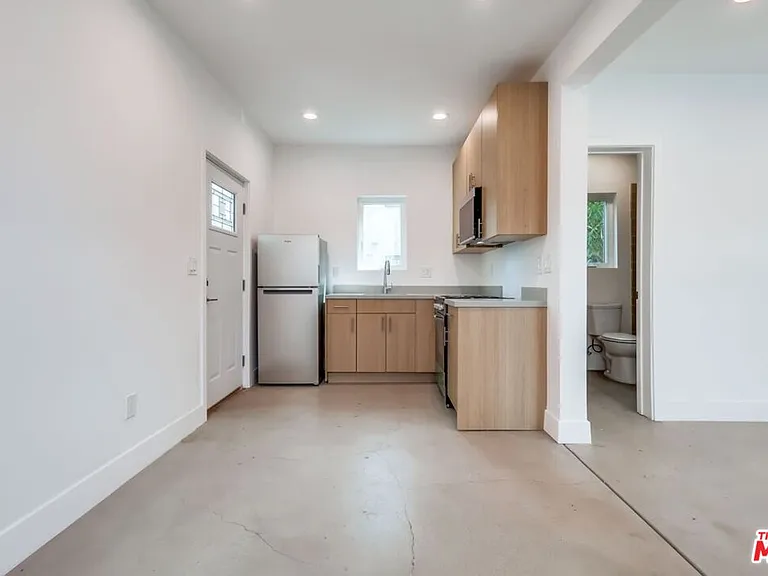 1151 S Highland Ave — Photo 3