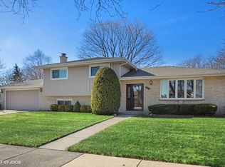 535 W Millns Ct, Addison, IL 60101