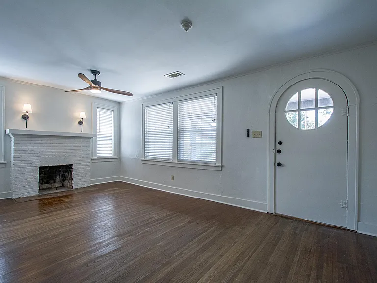301 N Park St — Photo 8