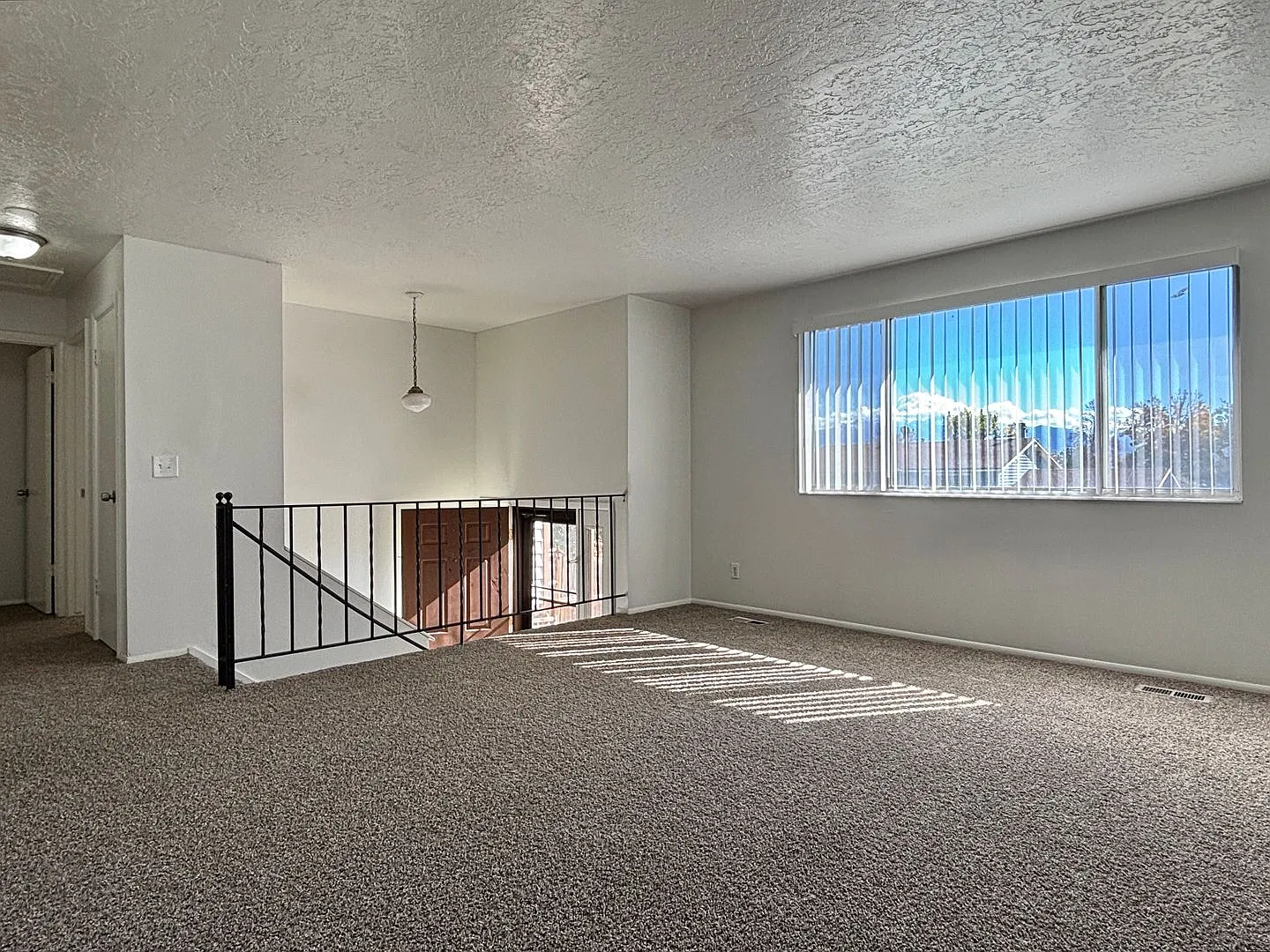 Free Rent & No Additional Monthly Fees! — Photo 4