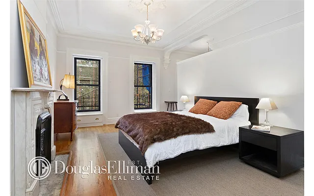 Rented by Douglas Elliman | media 17