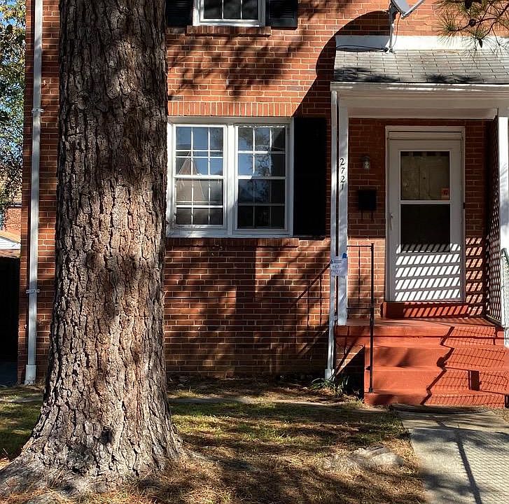 1st image of 2721 S Uhle St