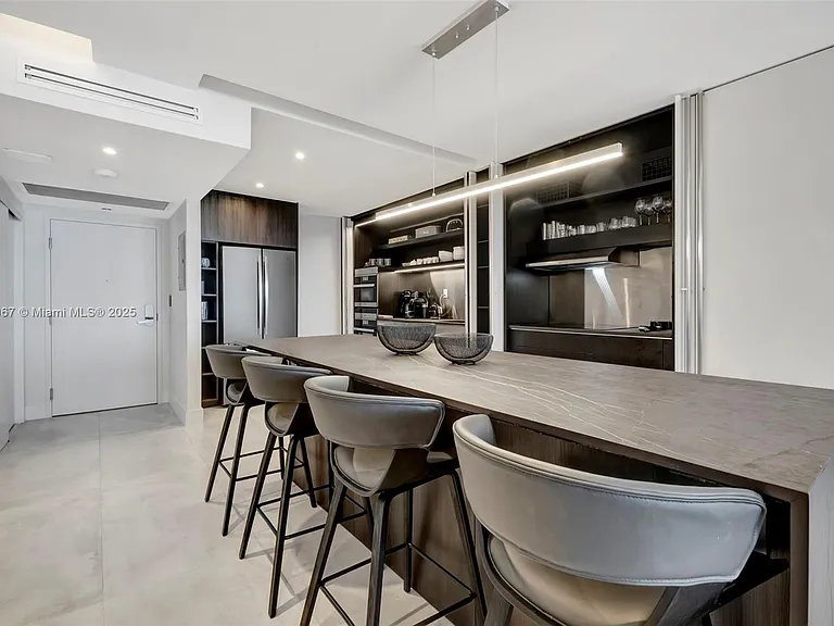 2301 Collins Ave #634 — Photo 14