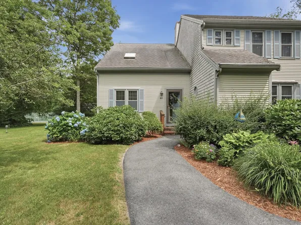 35 Santuit Pond Way UNIT 4A, Mashpee, MA 02649
