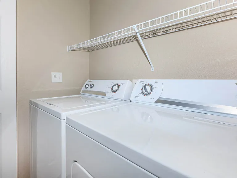 1c1 757 SQFT 1 Bed 1 Bath