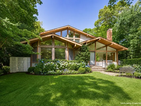246 Norfolk Dr, East Hampton, NY 11937