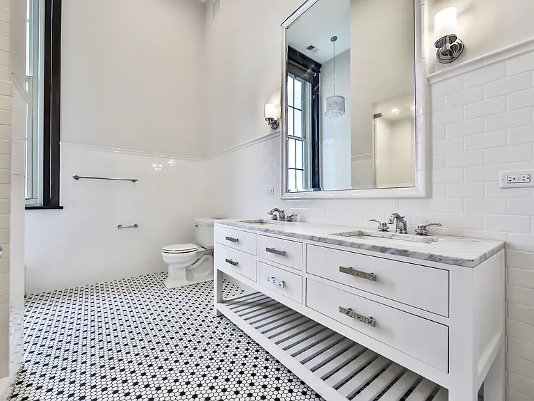 Master Bath Apt 409