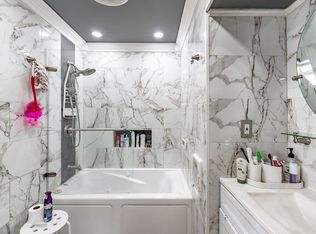 42-44 Grover St, Springfield, MA 01104