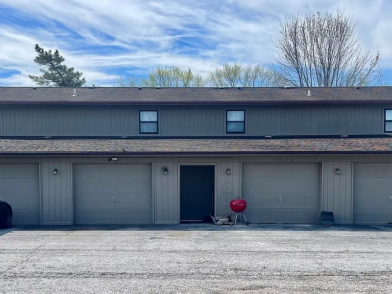 4601 W Millbrook Dr — Photo 3