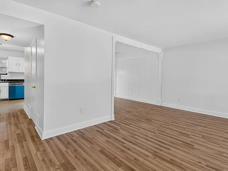 143 Bourbon Ct — Photo 12