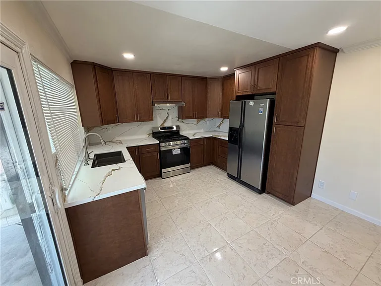 11510 Bertha St — Photo 34