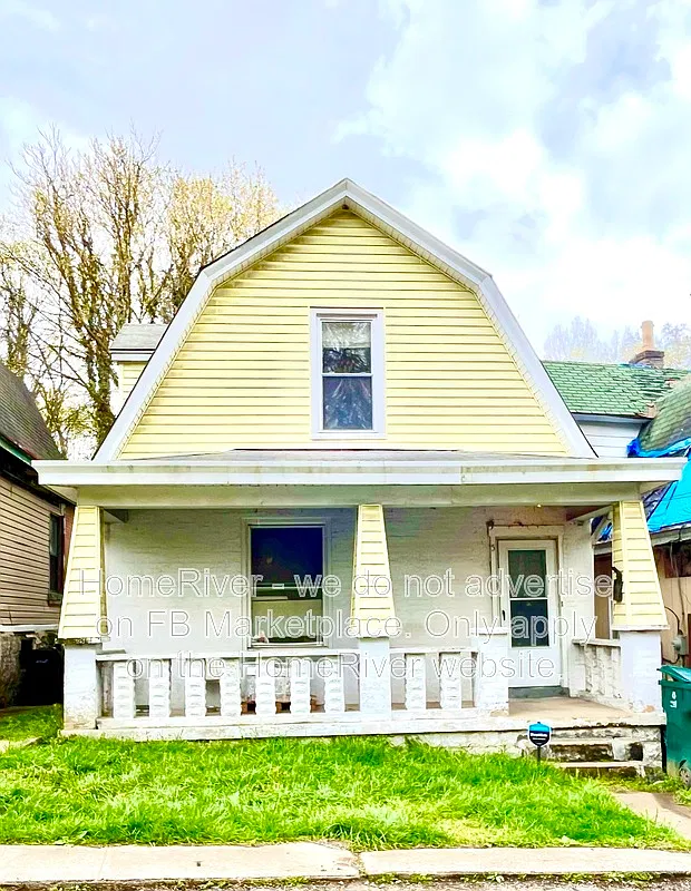 2 bed, 1.0 bath, 1404 sqft, $1,250 — Photo 1
