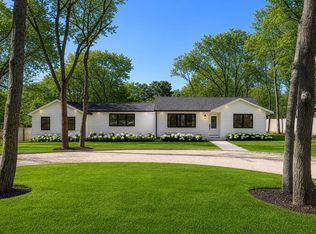 10 Tramposh Ln, Hampton Bays, NY 11946