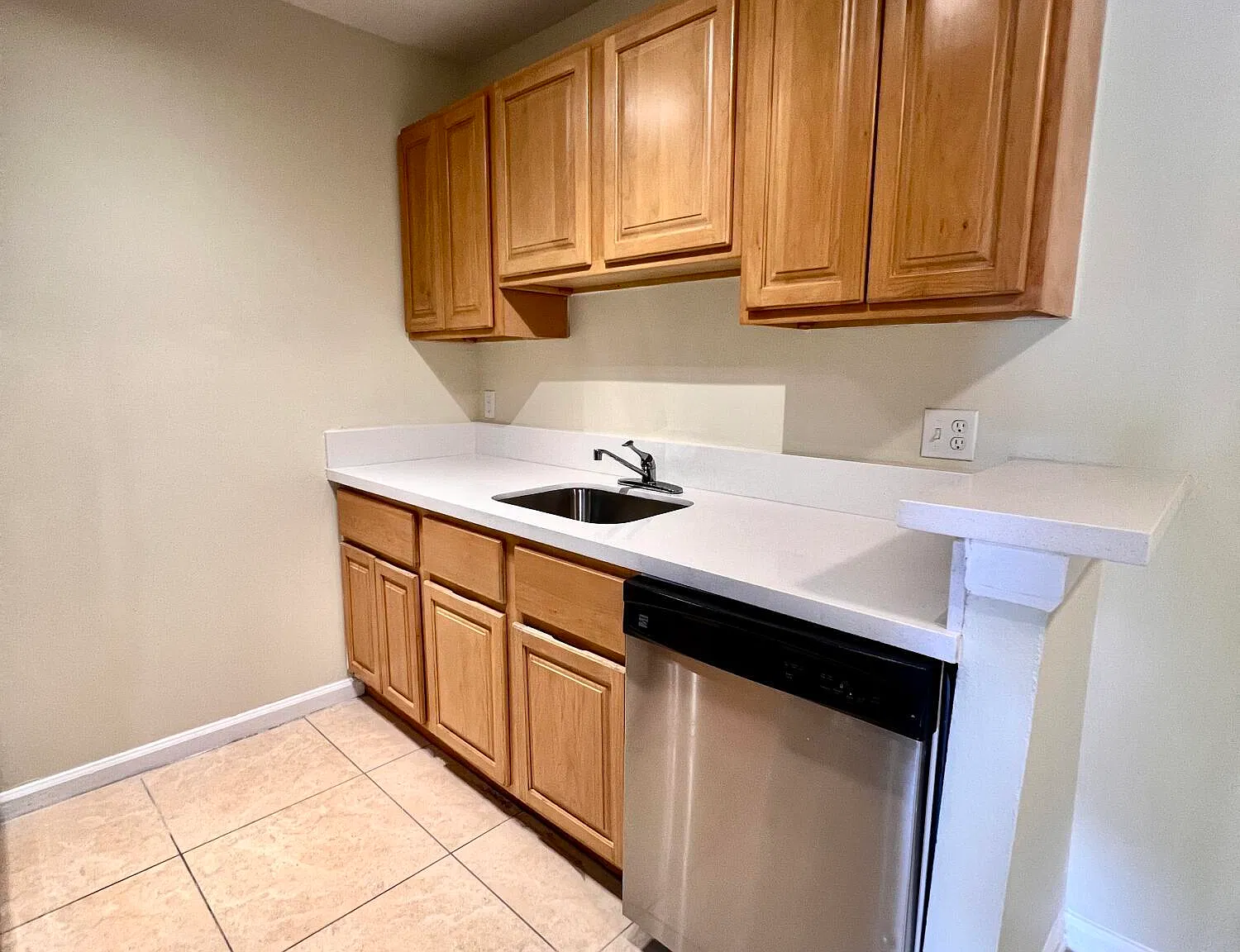 2 bed, 2.0 bath, 924 sqft, $1,850 — Photo 2