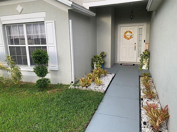 2nd image of 204 Lake Charles Dr