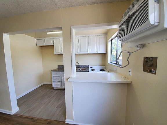 4th image of 7252 Jordan Ave #9