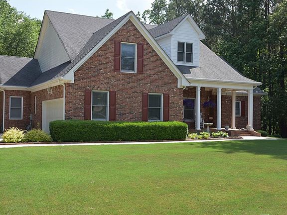 3rd image of 130 Surrey Chase Dr