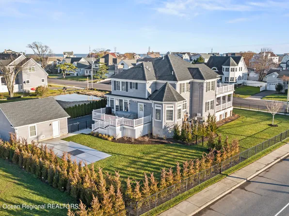 15 Anderson Street, Monmouth Beach, NJ 07750