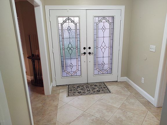 5th image of 341 Glenlyon Dr