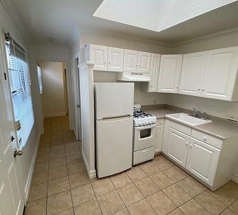 3rd image of 315 Riverview Ave