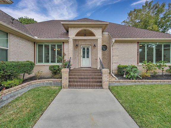 2nd image of 105 April Waters Dr W
