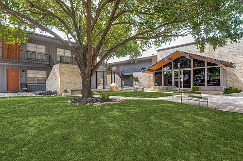 Village Oaks Apartments Photo 1