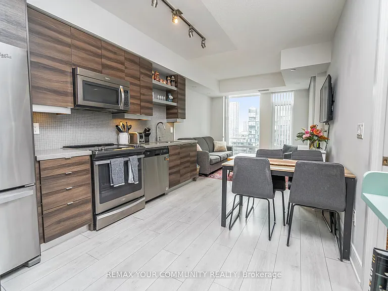 525 Adelaide St W #1518 — Photo 12