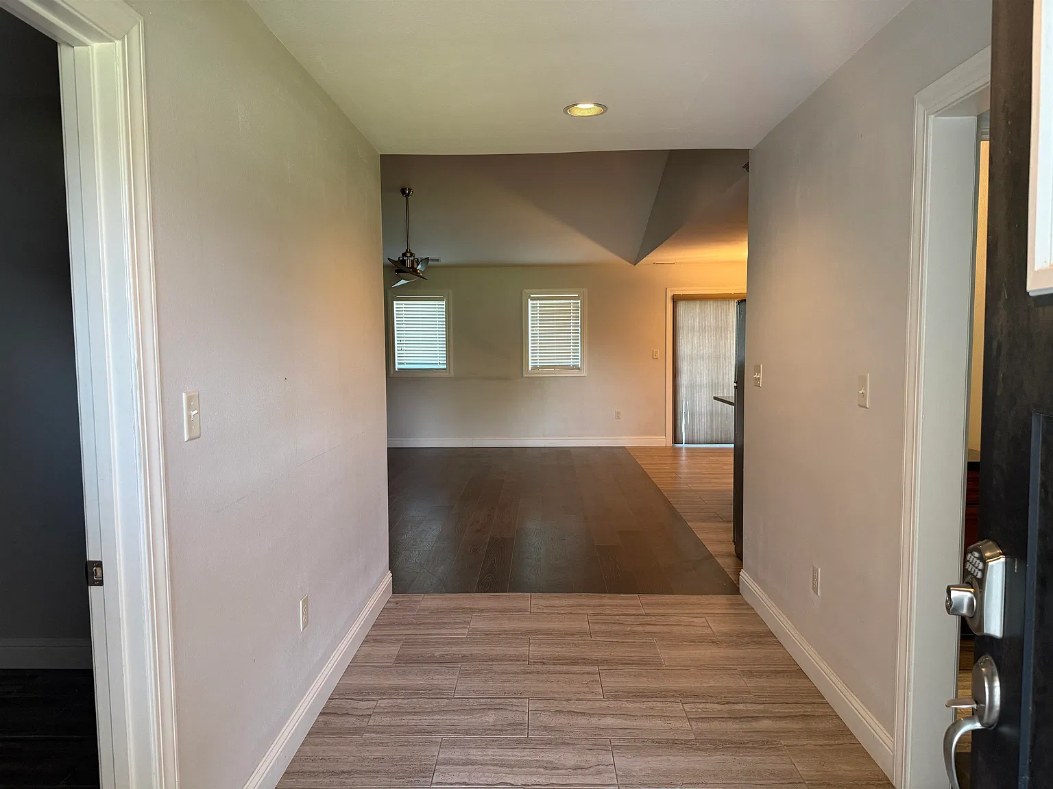 2 bed, 1300 sqft, $1,800 — Photo 4