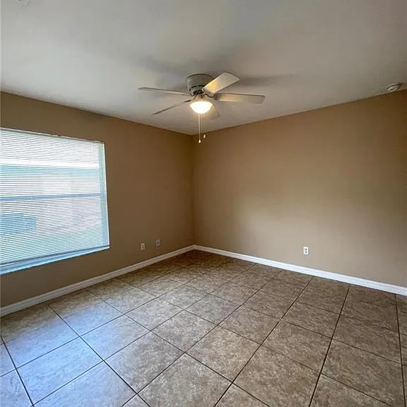 908 W Cape Coral Pkwy — Photo 14